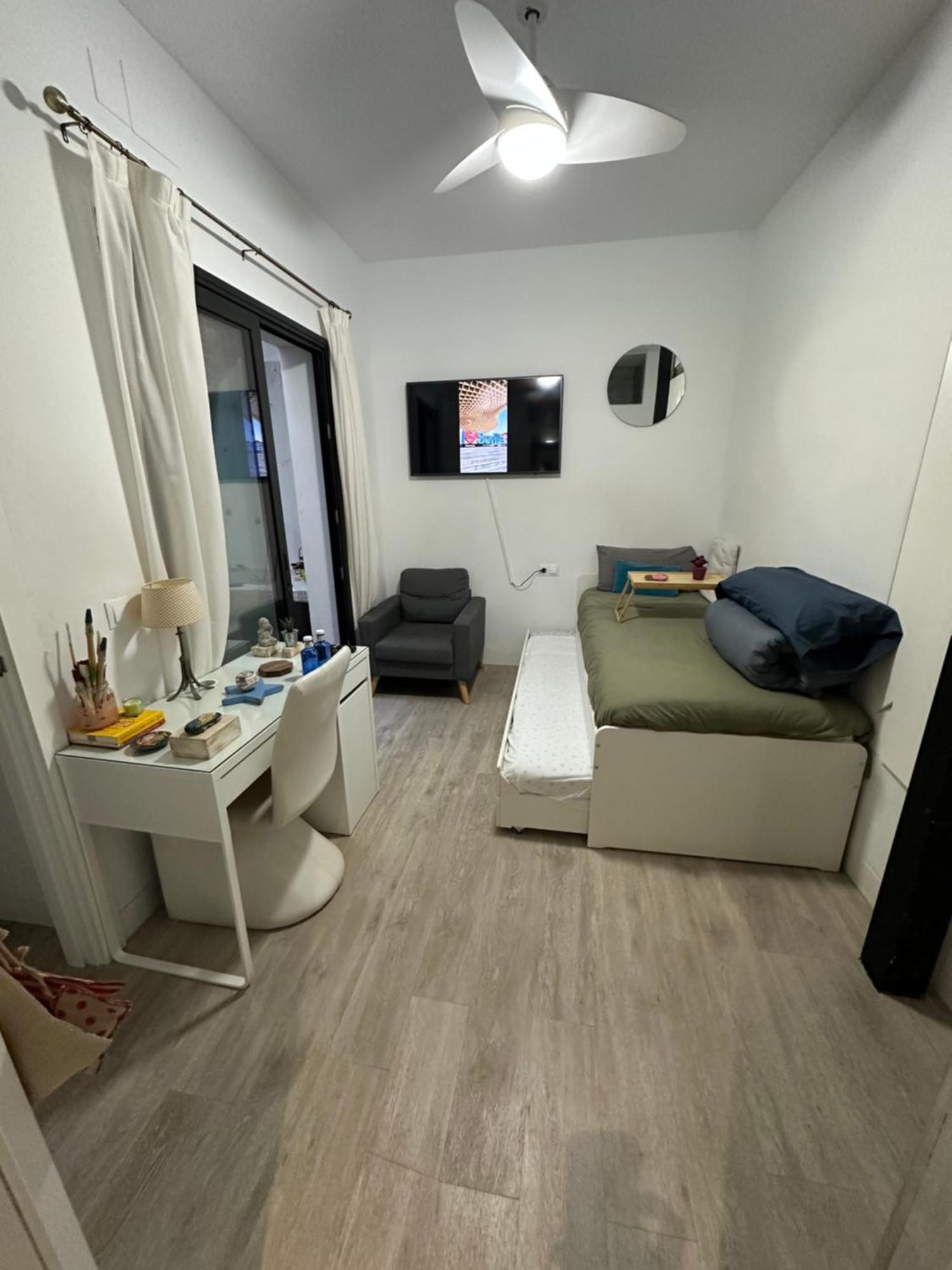 סביליה Casa Duque Compartida Familiar 2- Habitacion Bano Propio מראה חיצוני תמונה